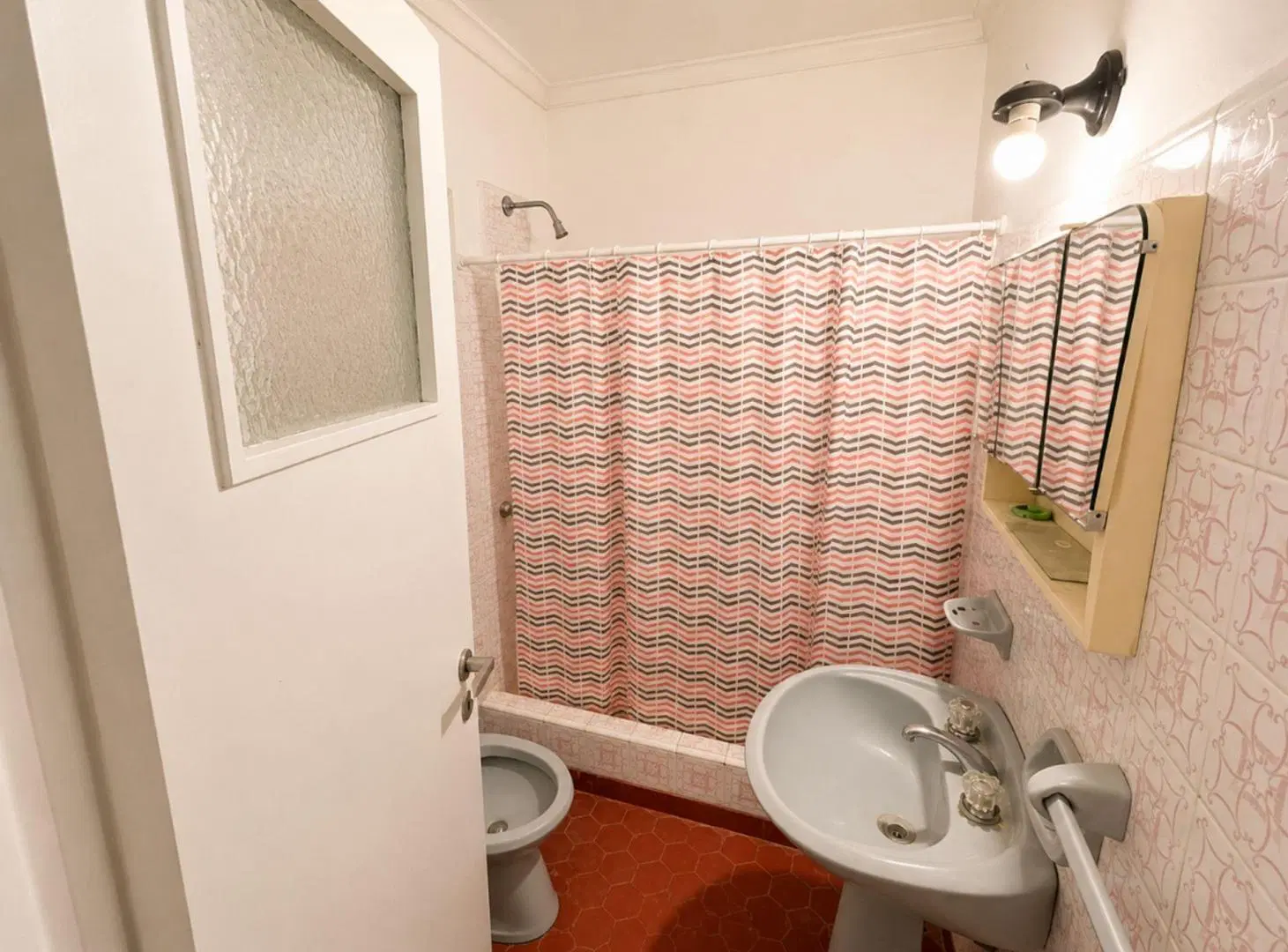 CASA EN  BLOCK SOBRE LOTE PROPIO CON PARQUE ALFAR 5