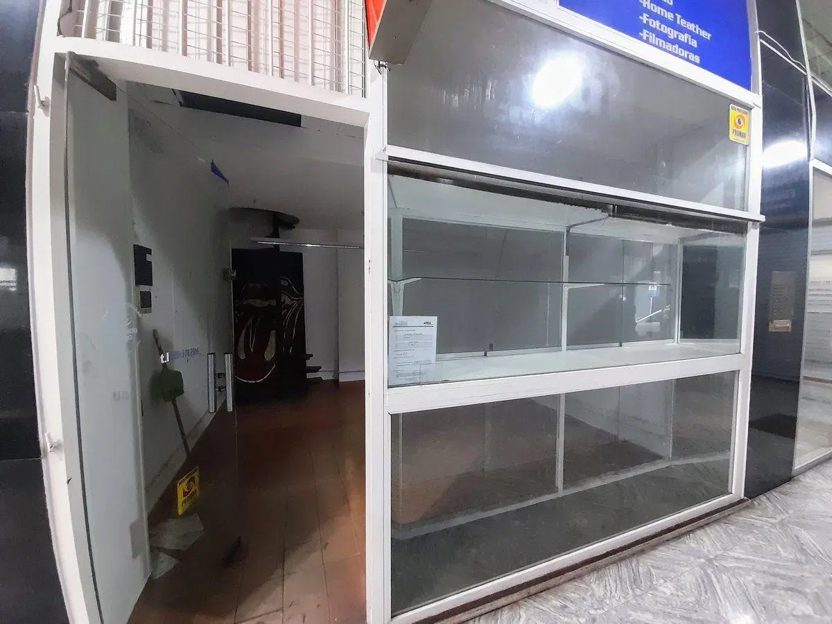 LOCAL EN VENTA ZONA CENTRO A METROS DEL CASINO 3