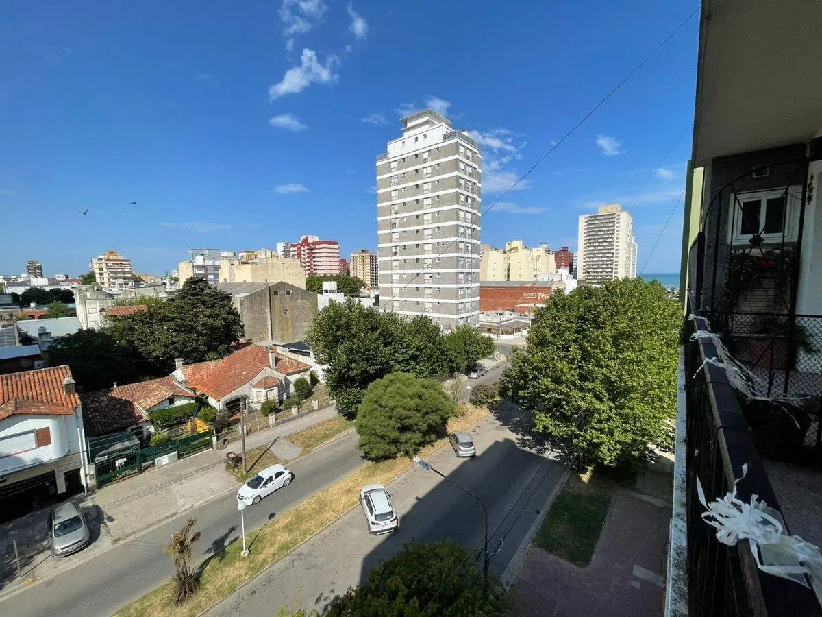 VENTA DPTO 4 AMBIENTES MIRAMAR 5