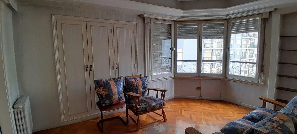 VENTA SEMIPISO 4 AMB + DEP. Y COCHERA - CENTRO 3