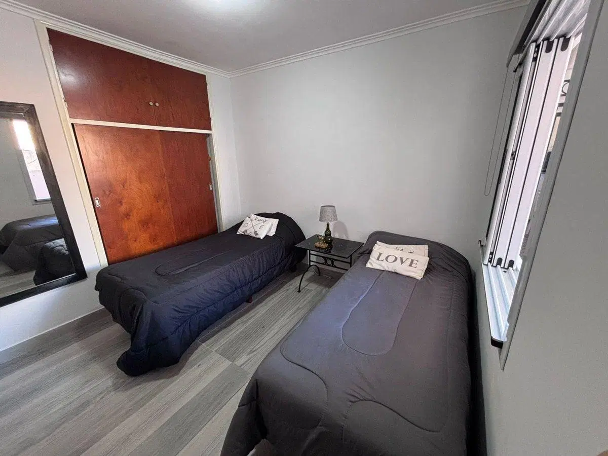VENTA DEPARTAMENTO 2 AMBIENTES CON DEP. MIRAMAR 5