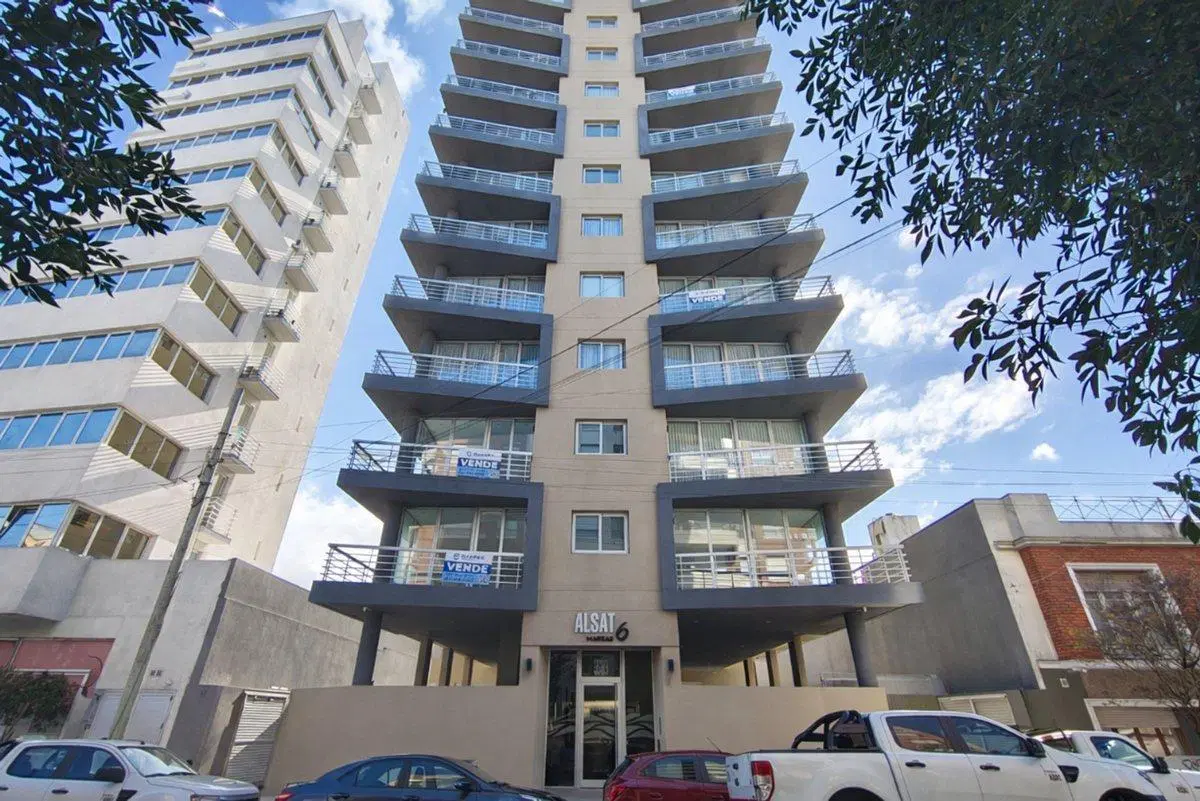 Venta departamento 2 amb estrenar cochera CHAUVIN 8