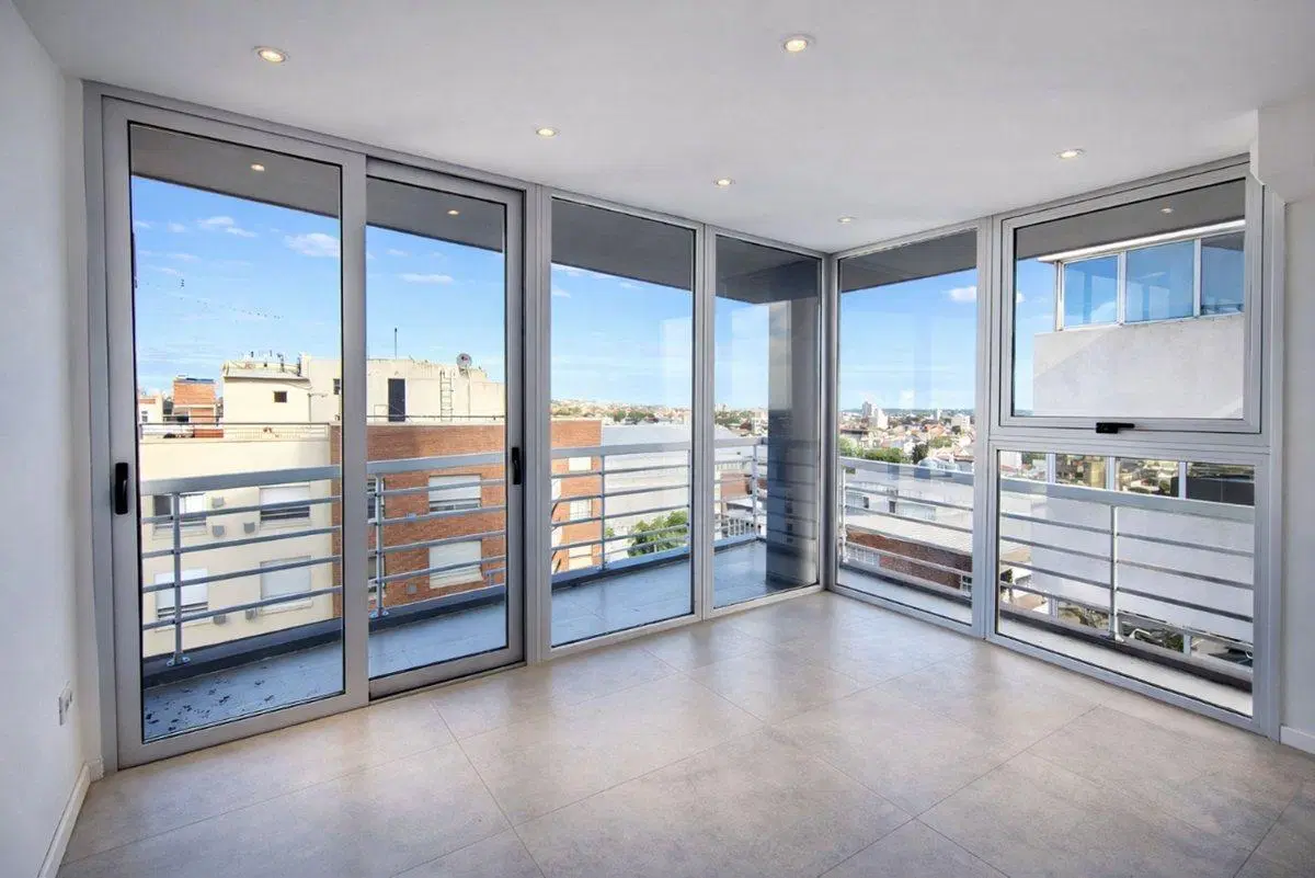 Venta departamento 2 amb estrenar cochera CHAUVIN 4