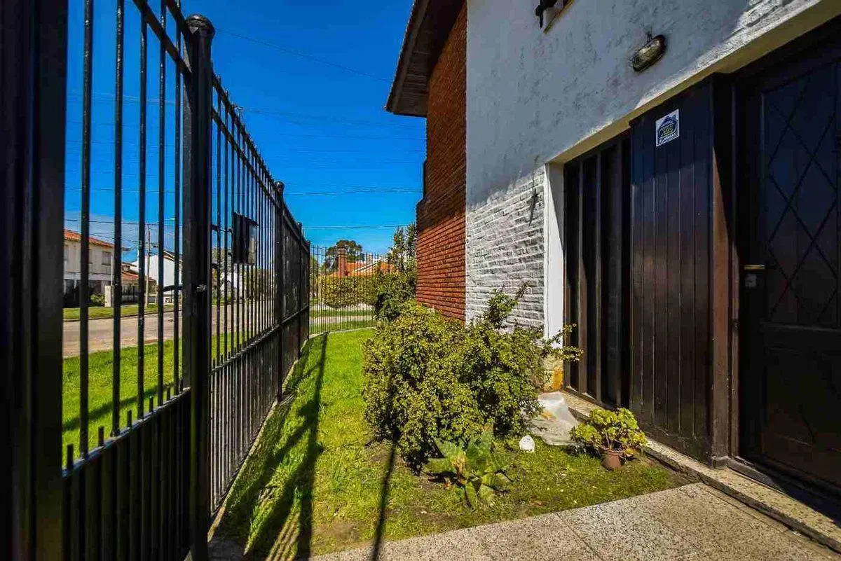 VENTA CASA EN PH– CON COCHERA, PATIO Y PARRILLA. 5