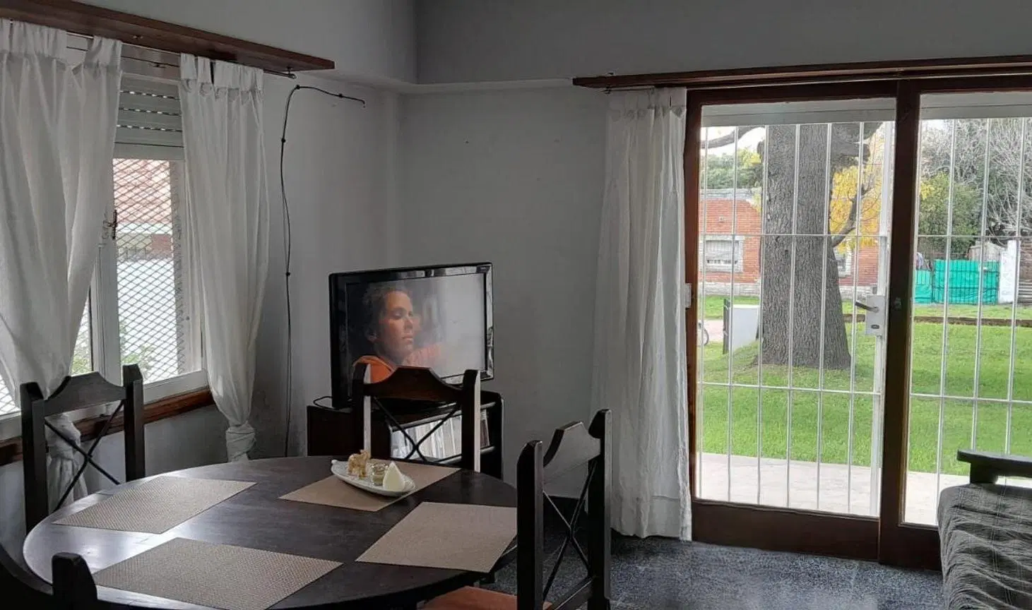 VENTA CASA 3 AMB C/PARQUE Y PARRILLA - MIRAMAR 5