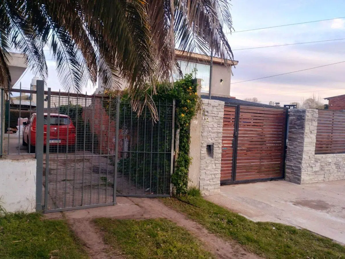 VENTA CASA 4 AMB + UN DPTO 3 AMB MAR DEL PLATA 4