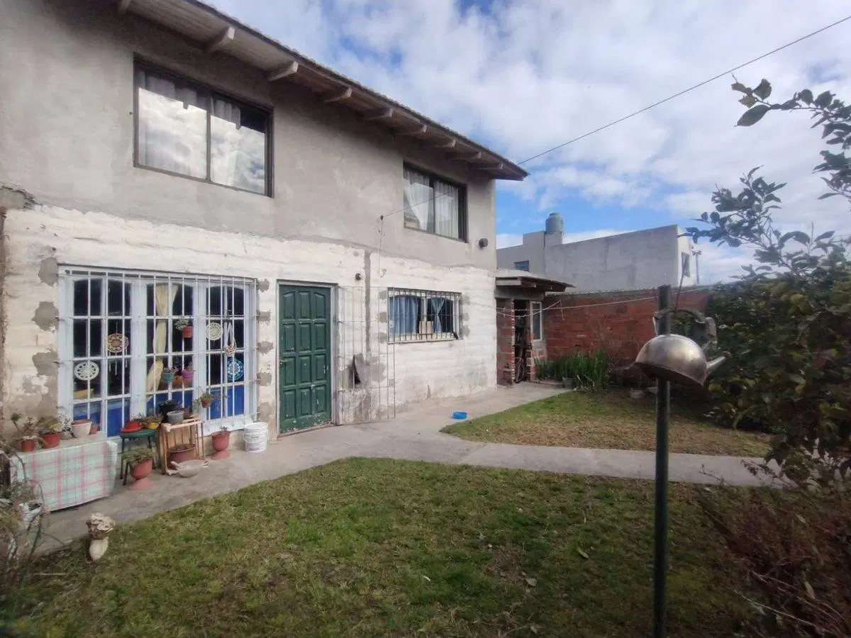 VENTA CASA 4 AMB + UN DPTO 3 AMB MAR DEL PLATA 5