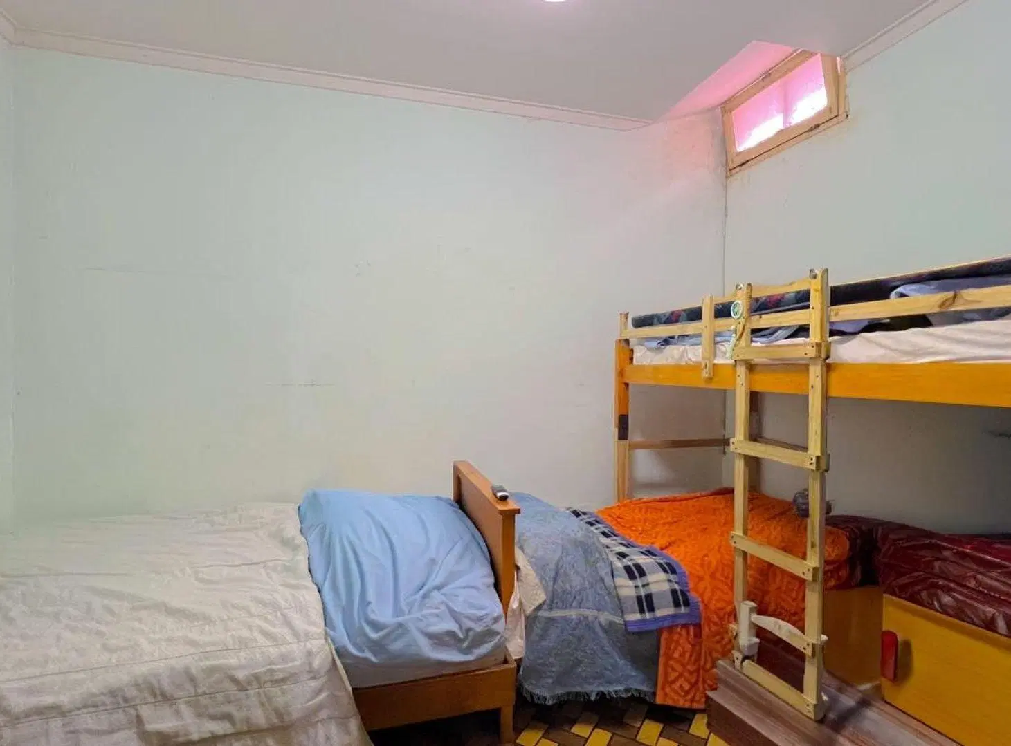 VENTA CASA CON LOCAL Y GARAGE A RECICLAR 3