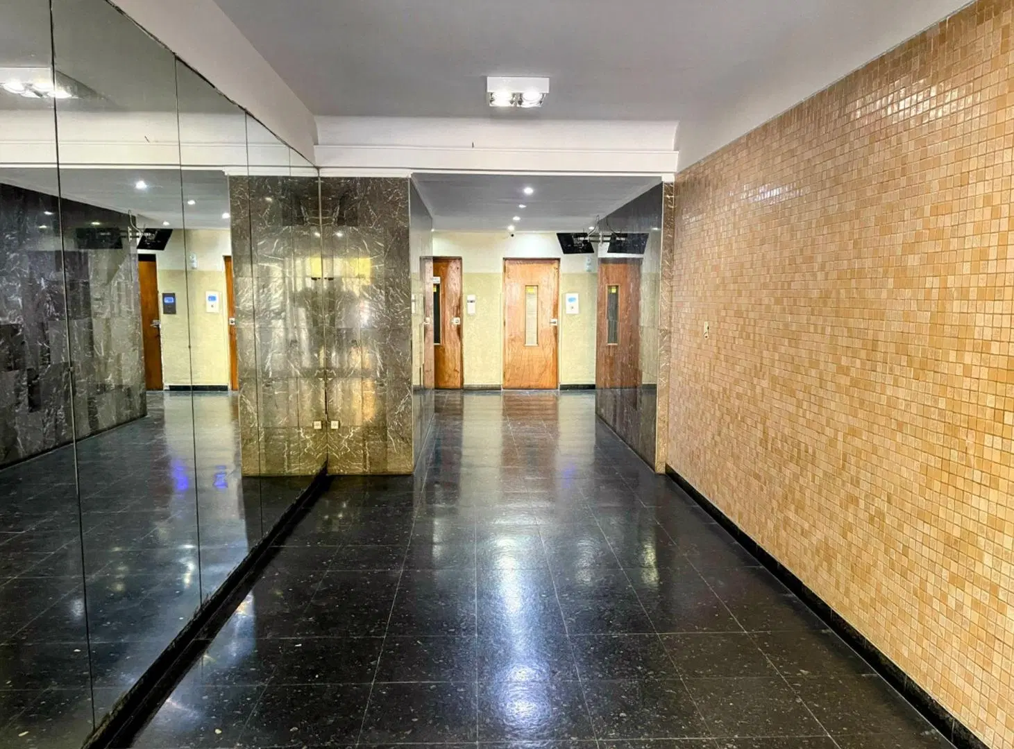 VENTA DEPARTAMENTO MONOAMBIENTE LATERAL CENTRO 4