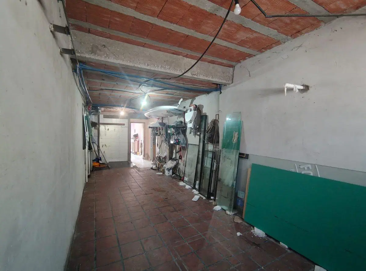 Dúplex 4 ambientes con escritorio, taller y galpón 3