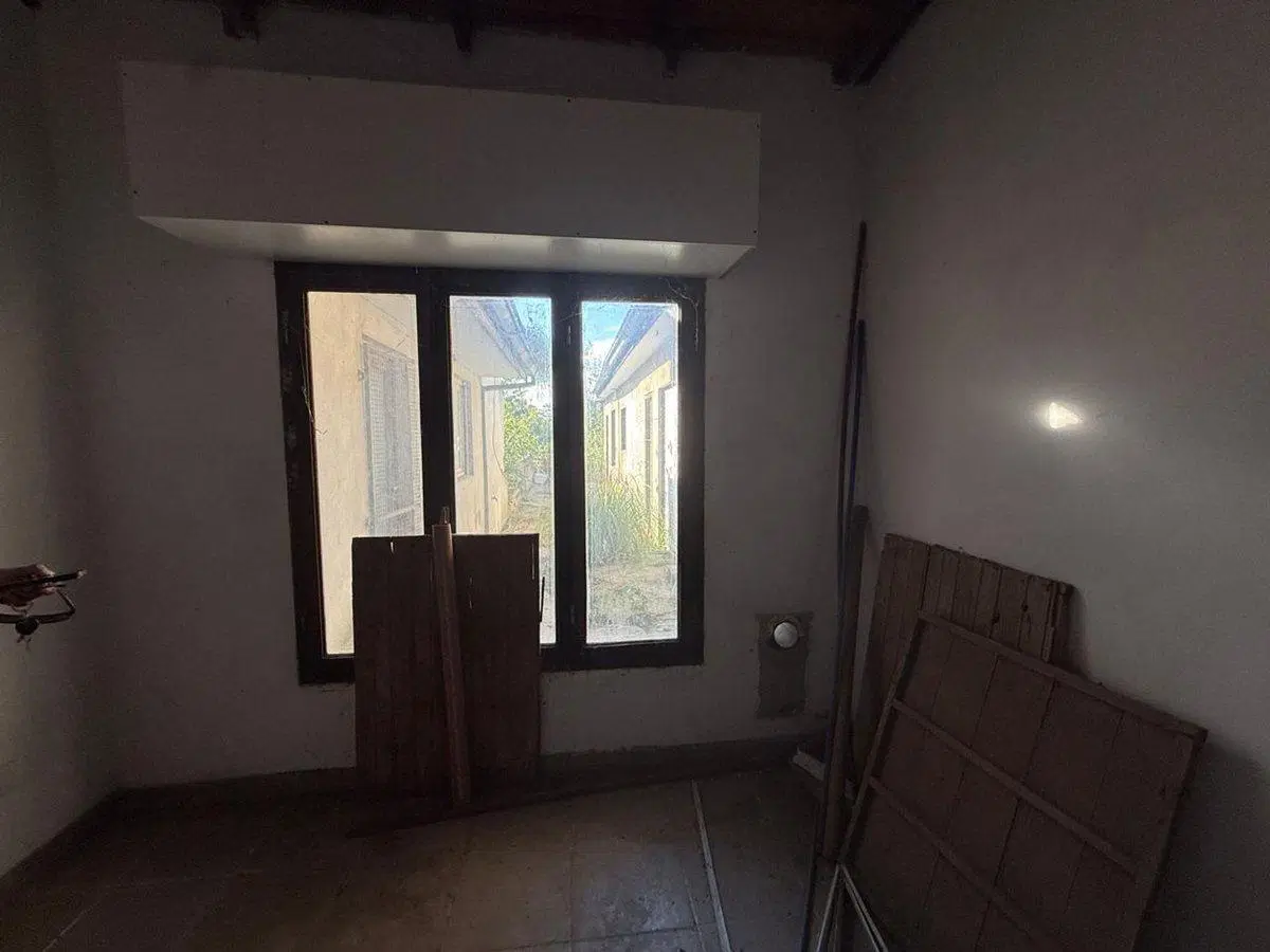 VENTA EN BLOCK 2 LOCALES + PHS CERRITO 8