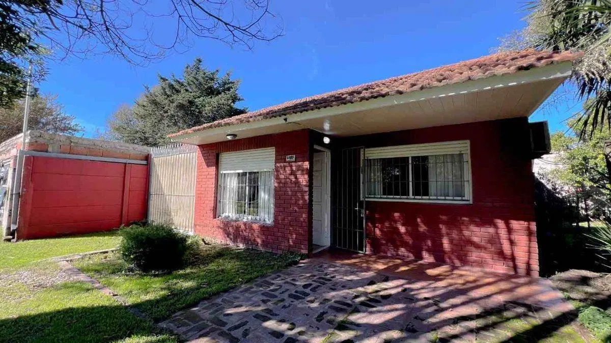 VENTA  CASA 3 AMB. PARQUE PEÑA 3