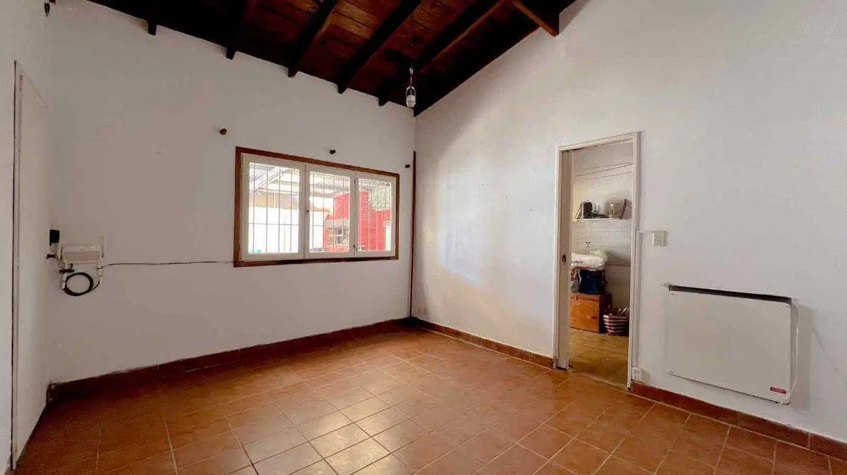 VENTA  CASA 3 AMB. PARQUE PEÑA 8