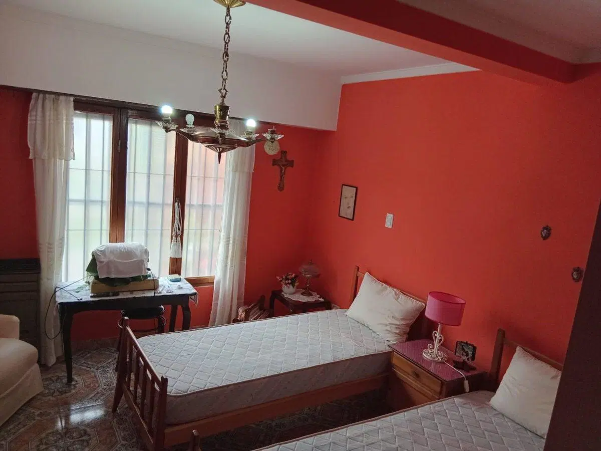 VENTA CASA 4 AMBIENTES COCHERA PARQUE EL GAUCHO 3