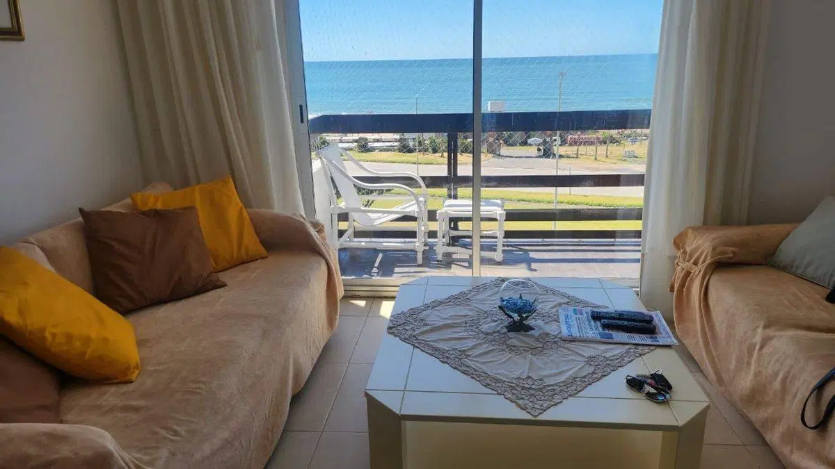 Venta Dpto 4 ambientes frente al Mar amoblado 2