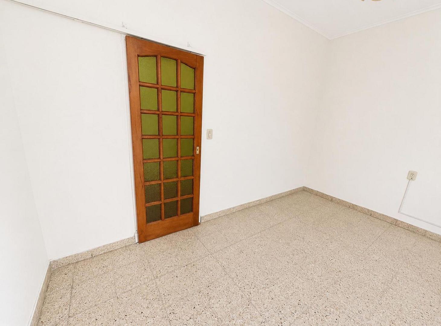 Foto de Alquiler casa 2 ambientes con patio al frente, imagen 3