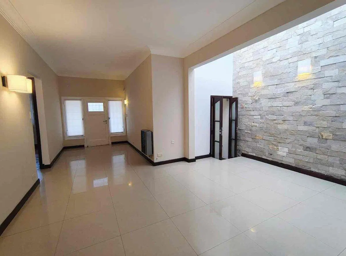 VENTA CASA 3 AMBIENTES CON GARAGE CHAUVIN 4