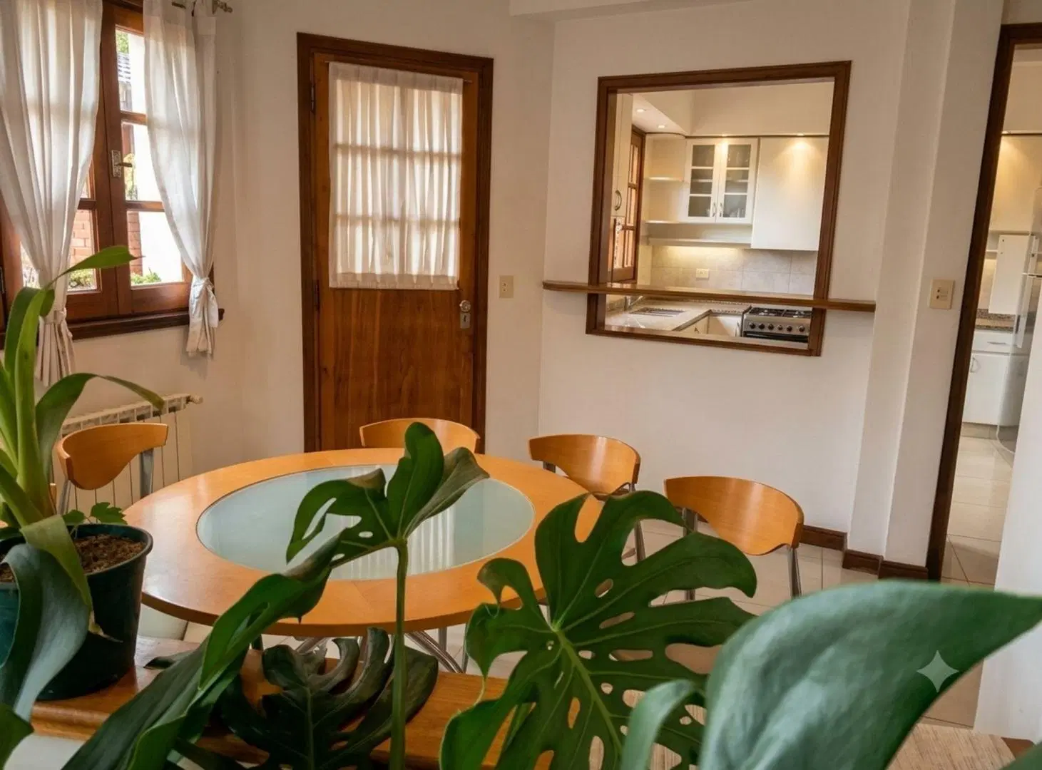 VENTA CASA 5 AMB. CON PARQUE/ LOS TRONCOS 2