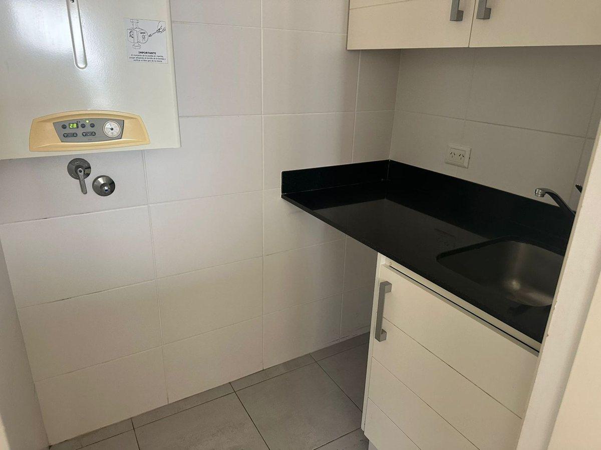 Foto de VENTA 3 AMBIENTES CON COCHERA VISTA AL MAR, imagen 3