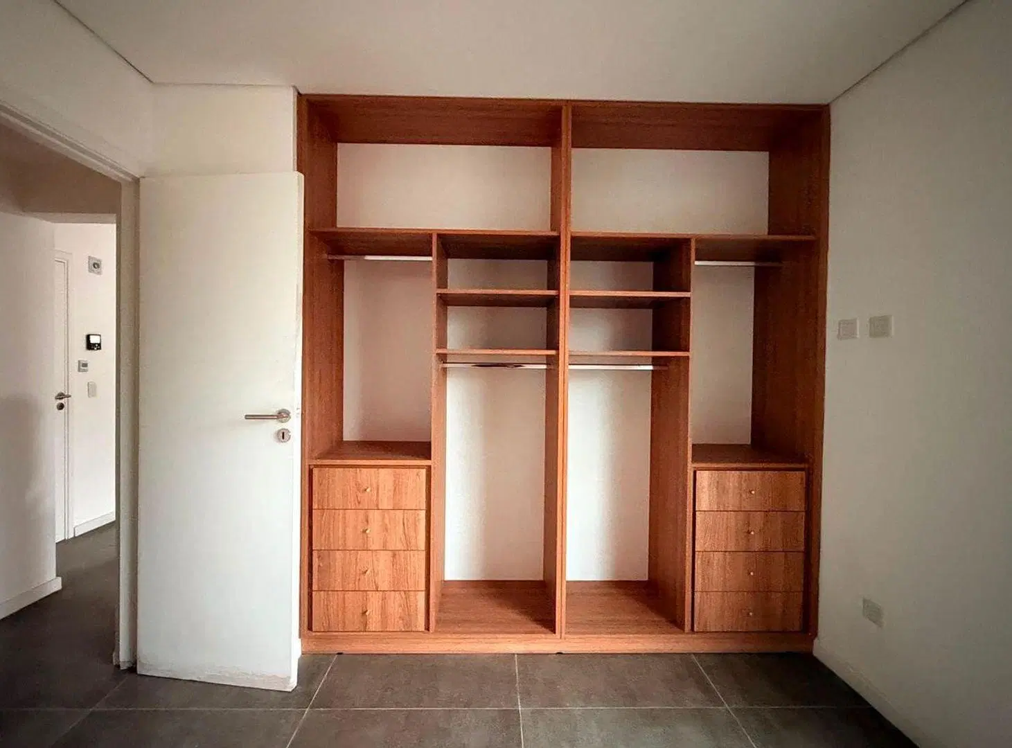 VENTA 2 AMBIENTES SEMIPISO LA PERLA A ESTRENAR 2