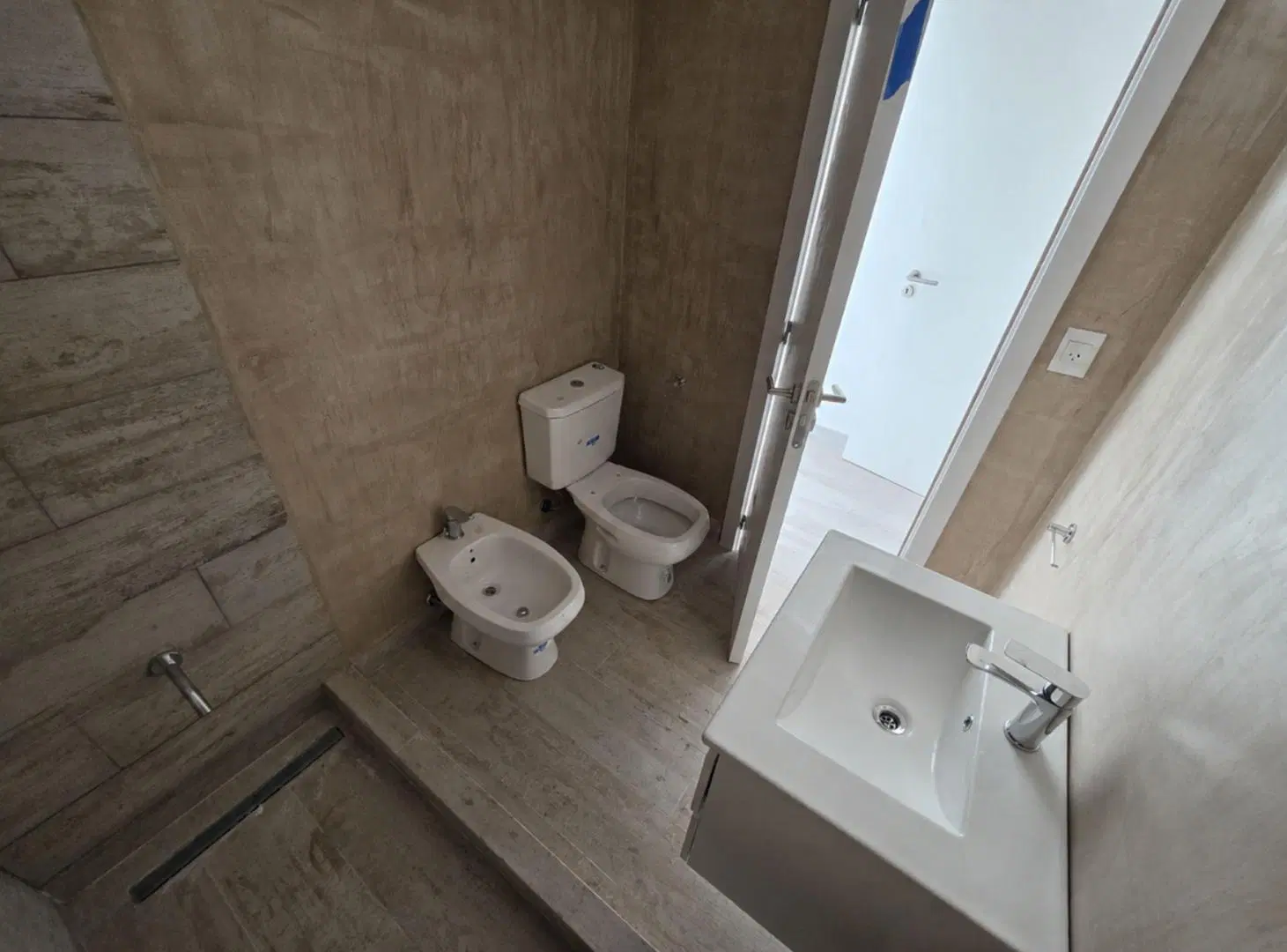VENTA DEPARTAMENTO 3 AMB FRENTE CON BALCON CHAUVIN 8