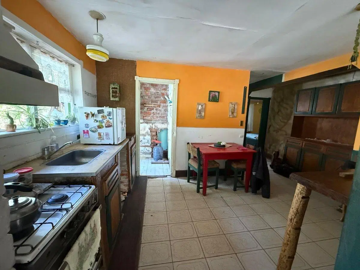 Venta casa 5 amb, garaje, quincho, parque y depto. 8