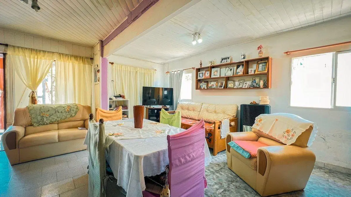 VENTA CASA 2 AMB. GARAGE DOBLE, QUINCHO Y  PARQUE 5