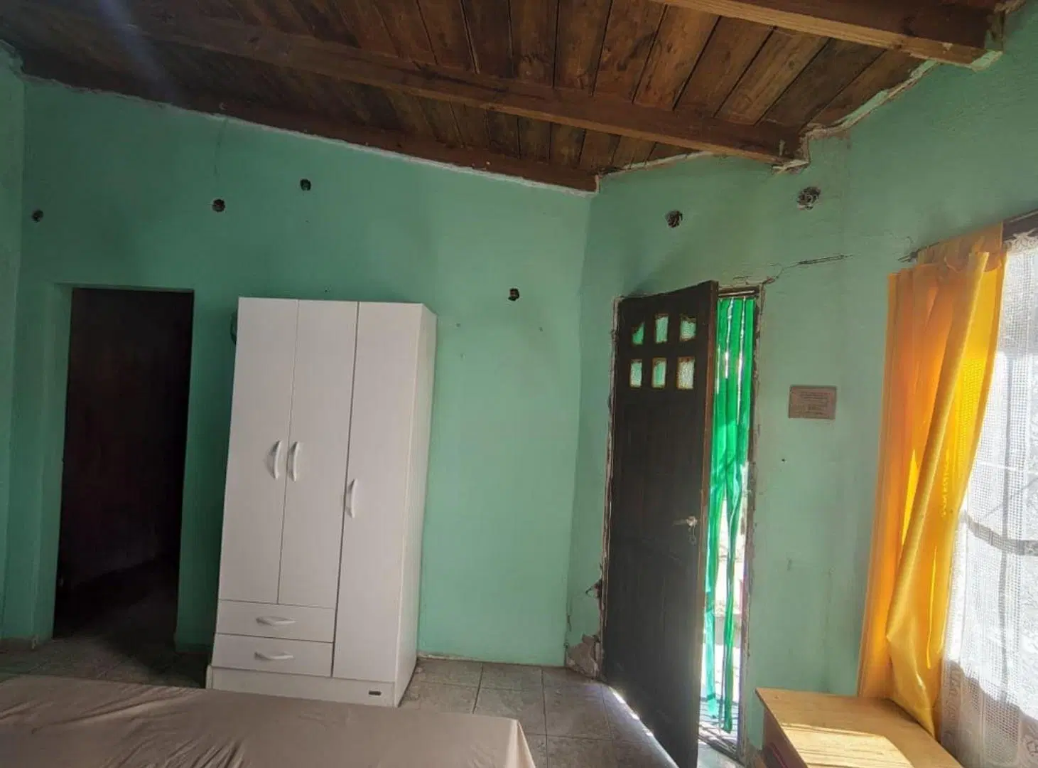VENTA Casa 3 ambientes con gran parque Las Dalias 3