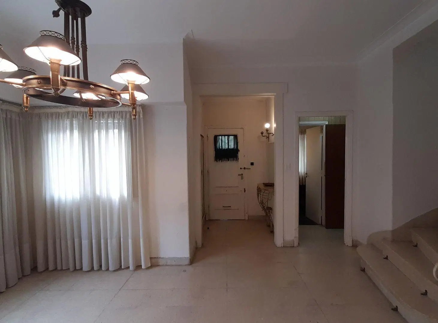 VENTA CASA 4 AMBIENTES CON GARAGE LA PERLA 3
