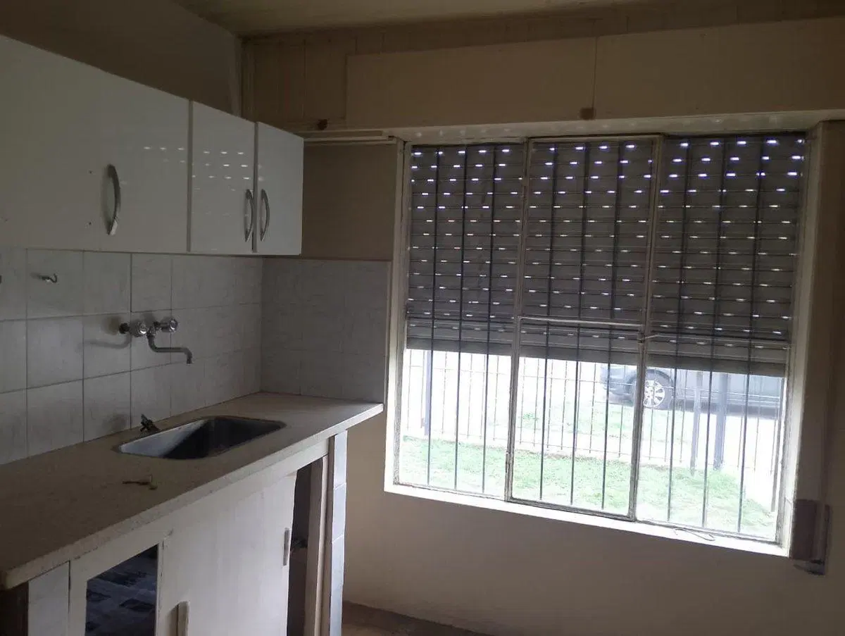 VENTA CASA 2 AMBIENTES EN BALCARCE CON GRAN PARQUE 5