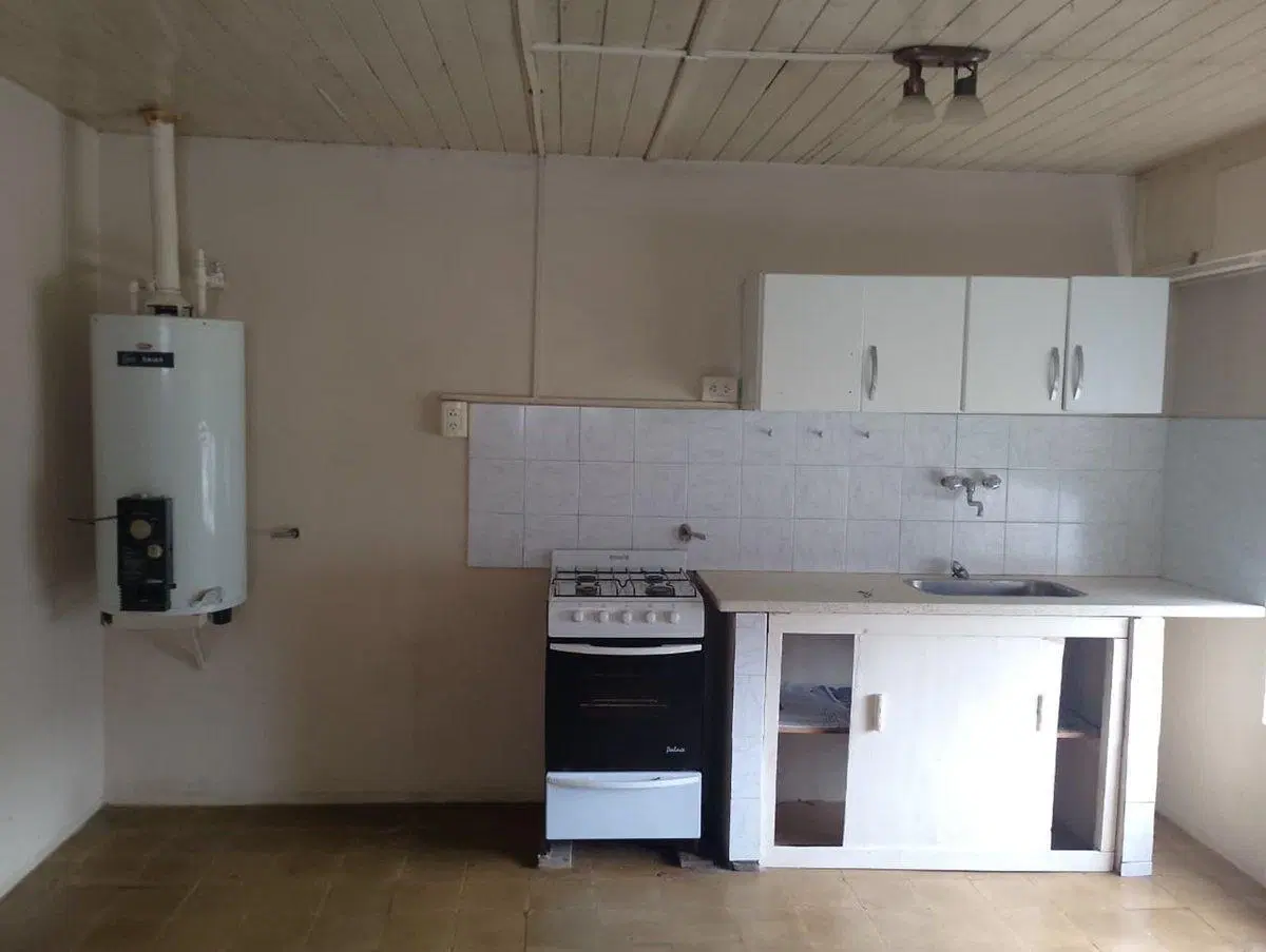 VENTA CASA 2 AMBIENTES EN BALCARCE CON GRAN PARQUE 3