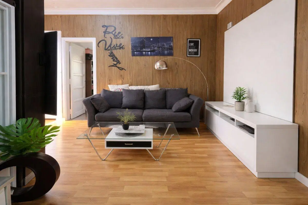 VENTA EN BLOCK VIVIENDA C/GARAJE, QUINCHO Y LOCAL 8