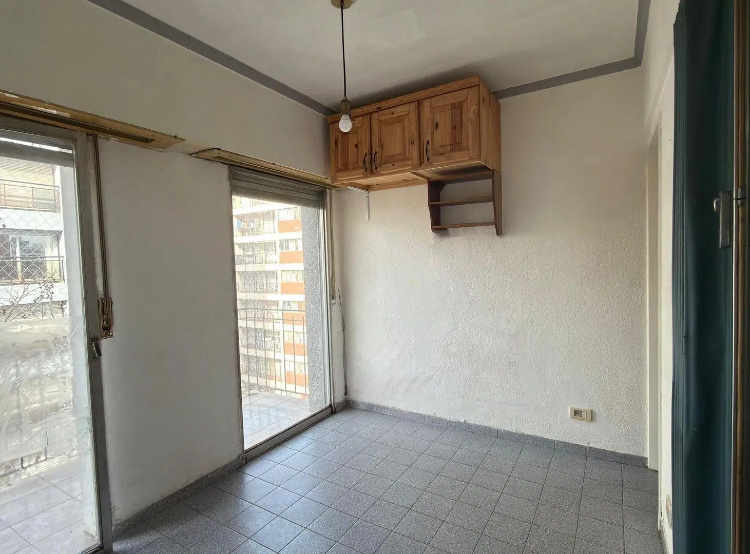 VENTA MONOAMBIENTE AL FRENTE CON BALCON 4