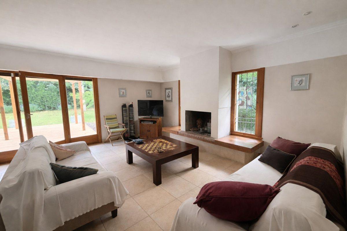 VENTA CASA 4 AMBIENTES PILETA PARRILLA GROSELLAR