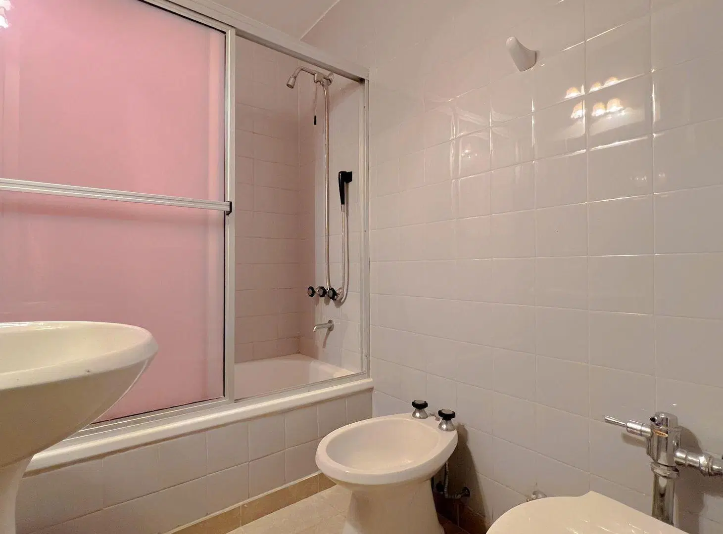 VENTA DEPTO 2 AMB FRENTE CON BALCON Y COCHERA 5