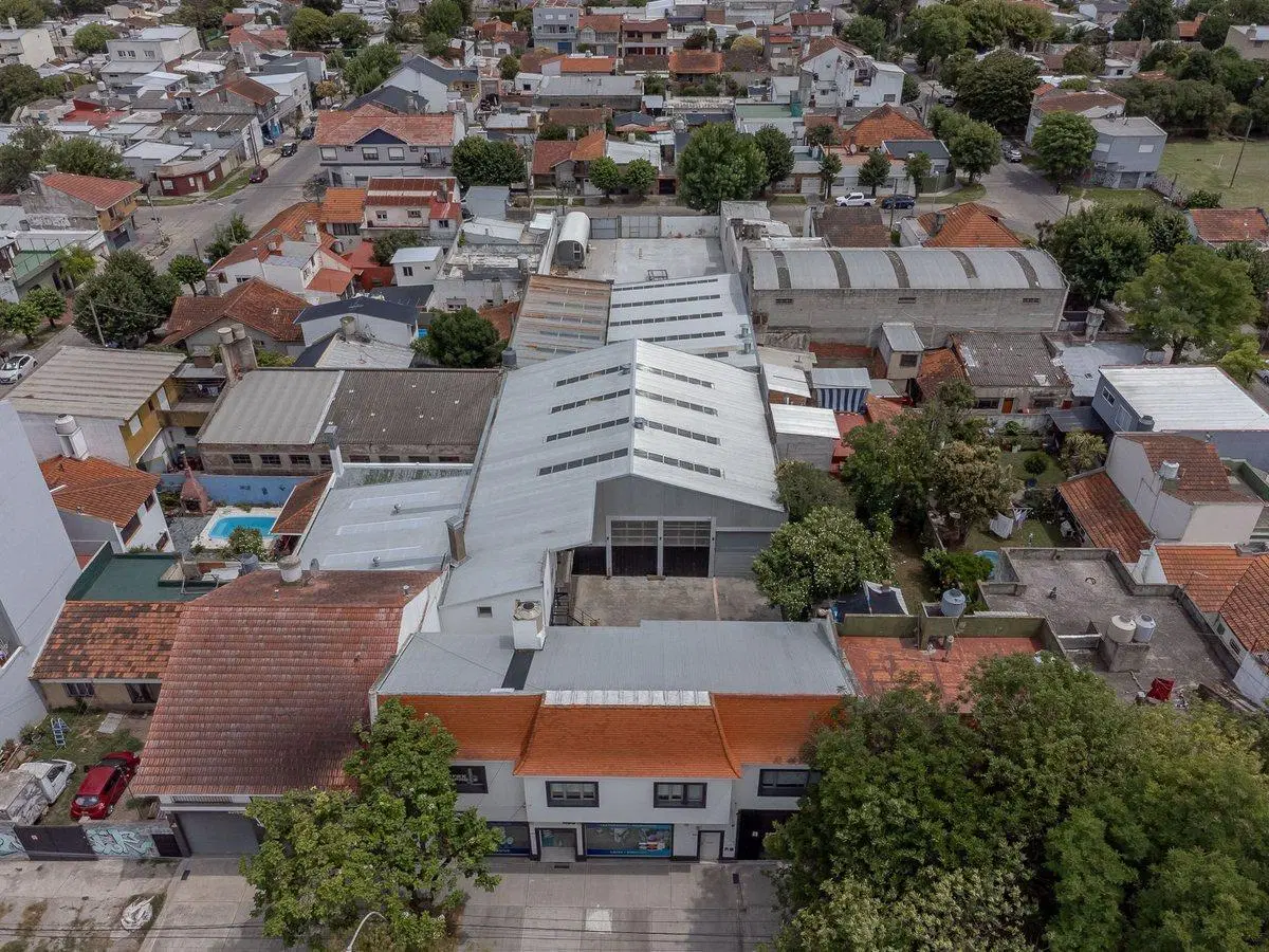 VENTA EN BLOCK 3 GALPONES LOCAL 3 DEPTOS OFICINAS 2