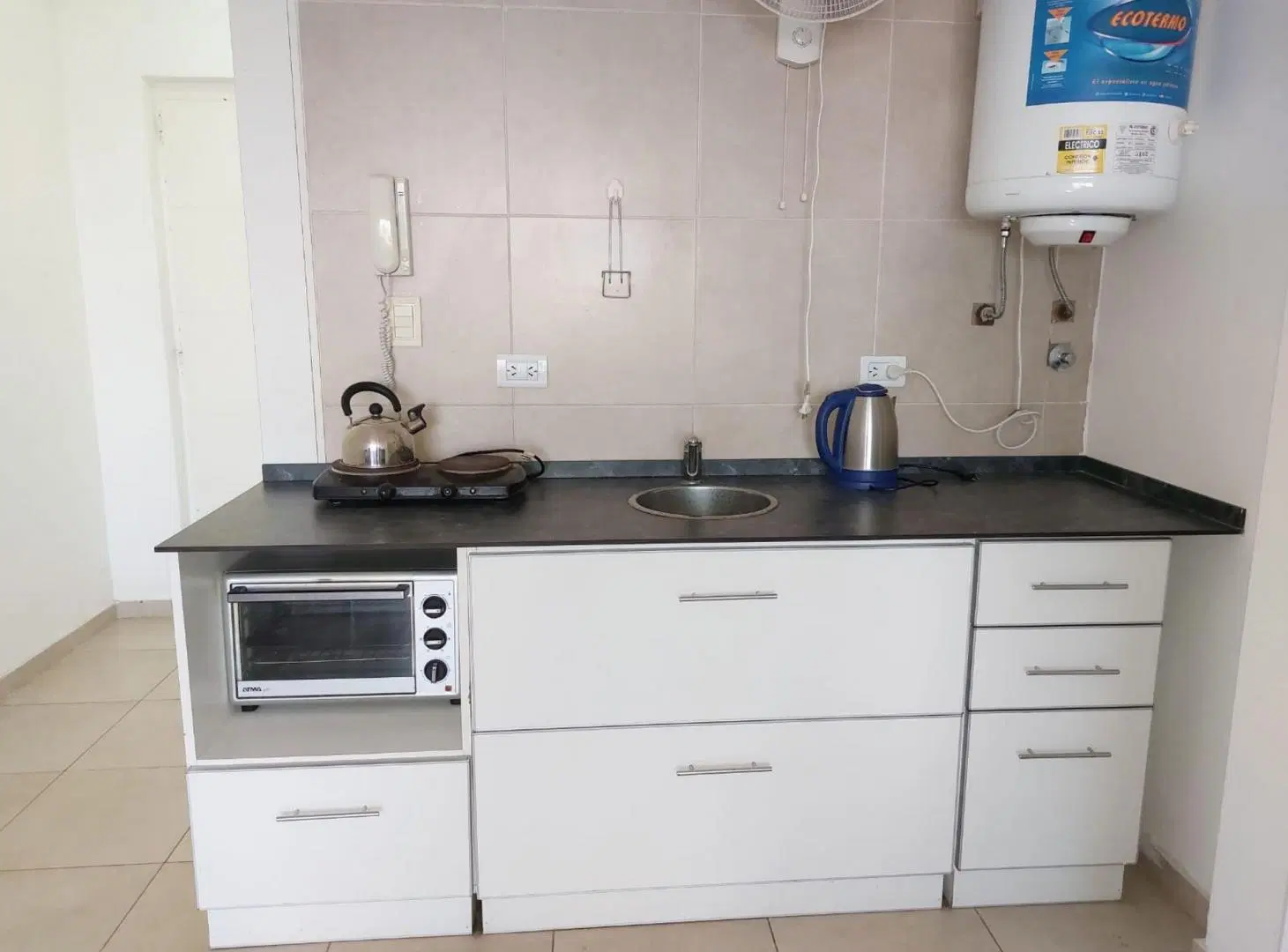 Venta monobambiente gran ventanal Miramar 3