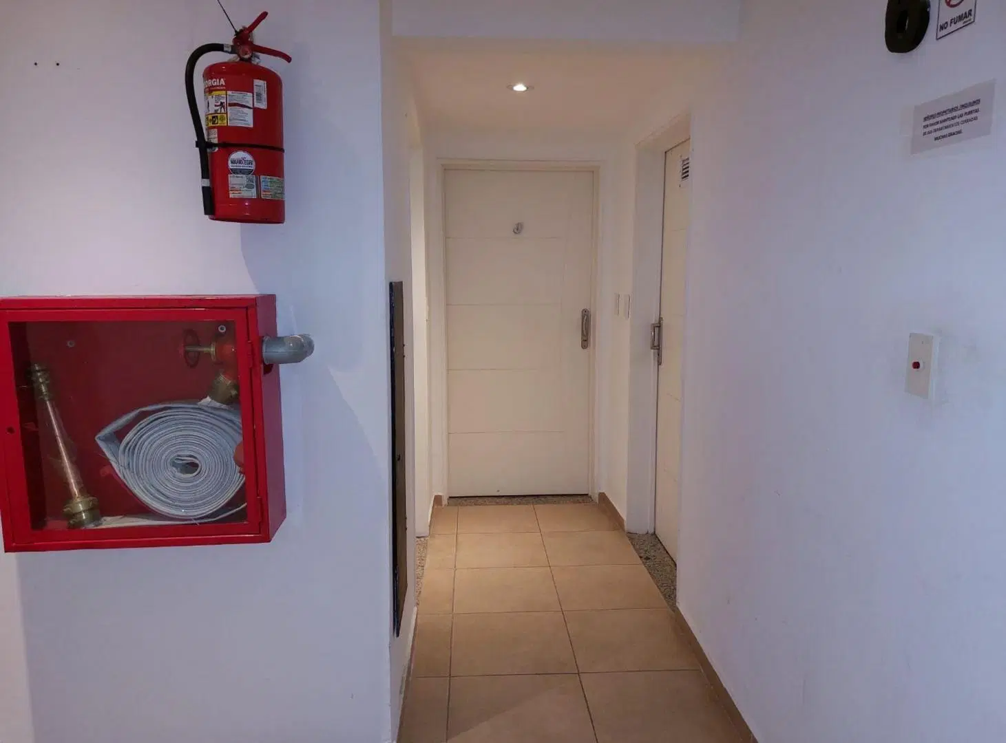 Venta monobambiente gran ventanal Miramar 5