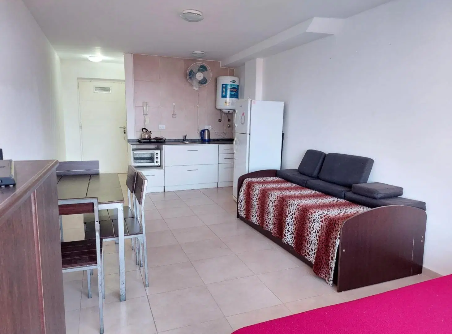 Venta monobambiente gran ventanal Miramar 8