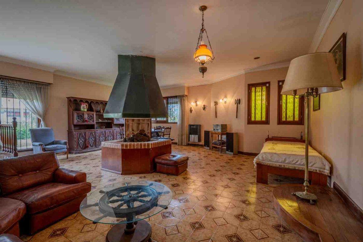 VENTA CASA 3 AMBIENTES DEPENDENCIA PARQUE LURO