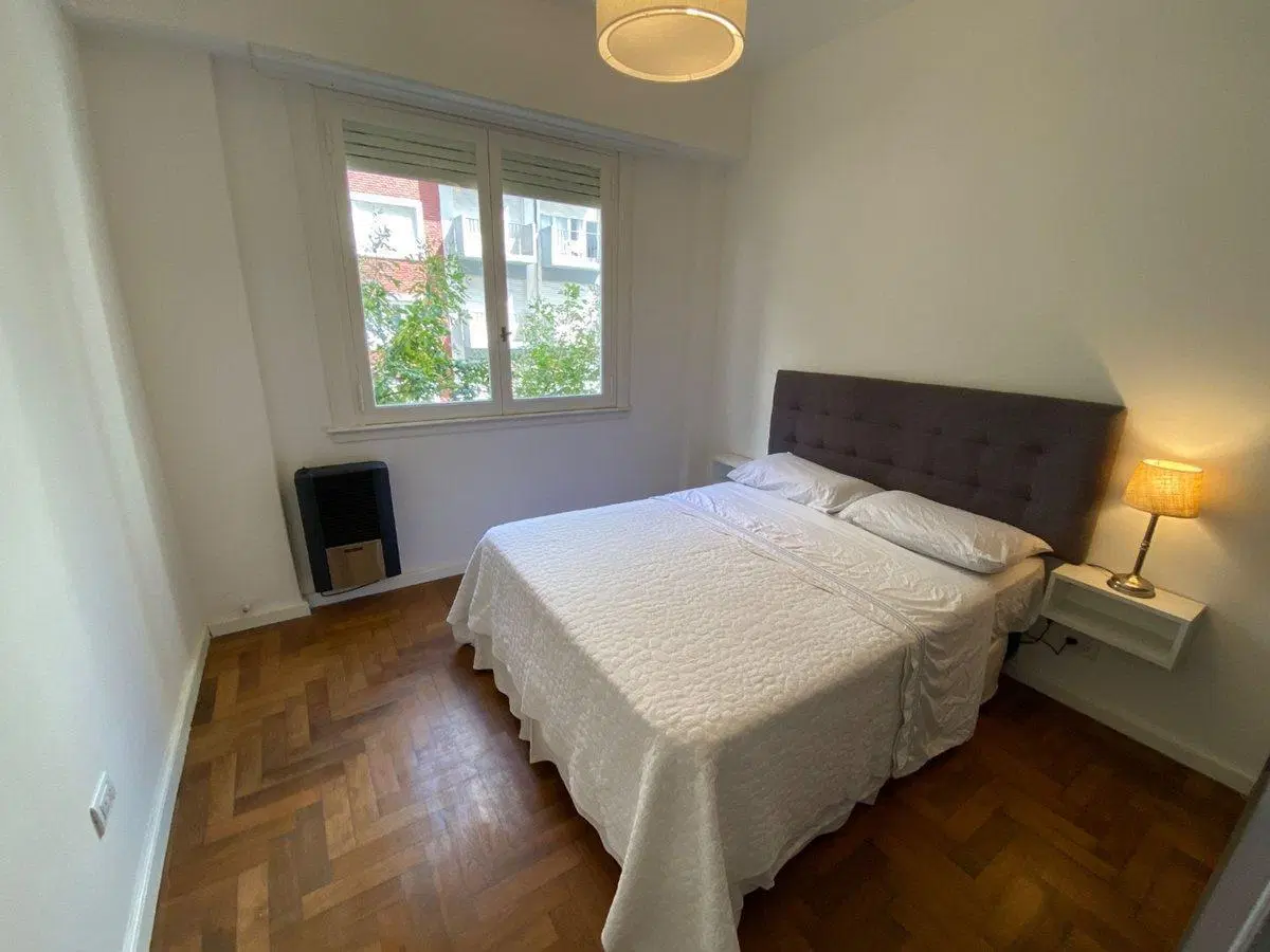 Venta Depto 3 amb Reciclado c/balcon en Pza Colon 2