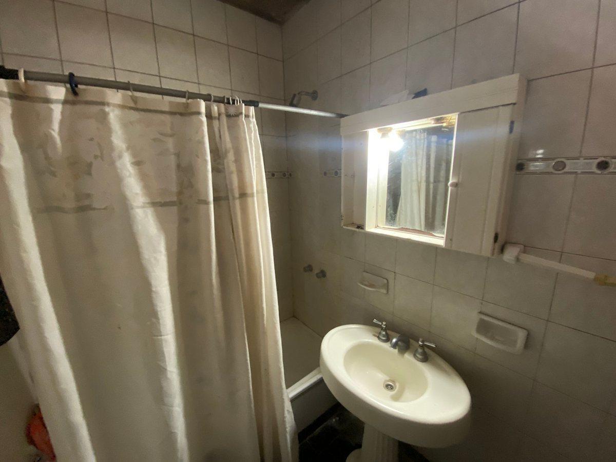 Foto de VENTA CASA 4 AMB CON PARQUE Y COCHERA, imagen 4