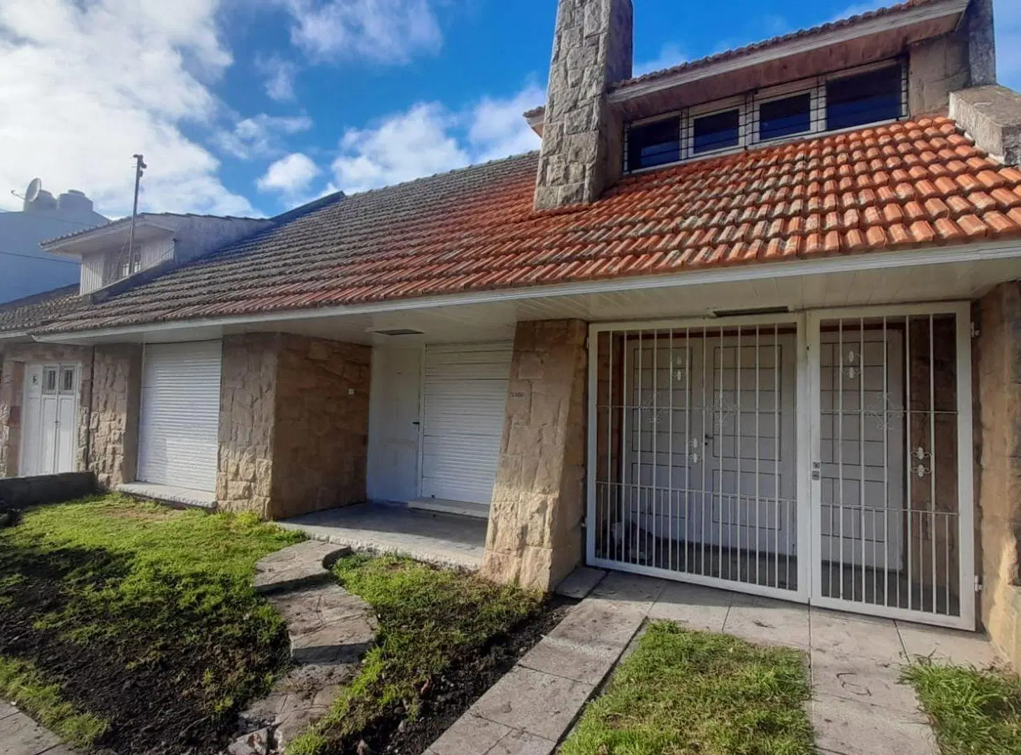 CASA EN VENTA 4 AMBIENTES MOGOTES APTO CREDITO 3