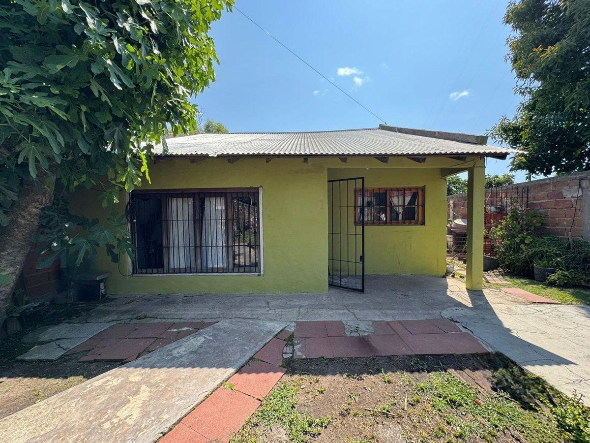 Foto de CASA EN VENTA DE 3 AMB CON POSIB. DE 4 CON PARQUE, imagen 1