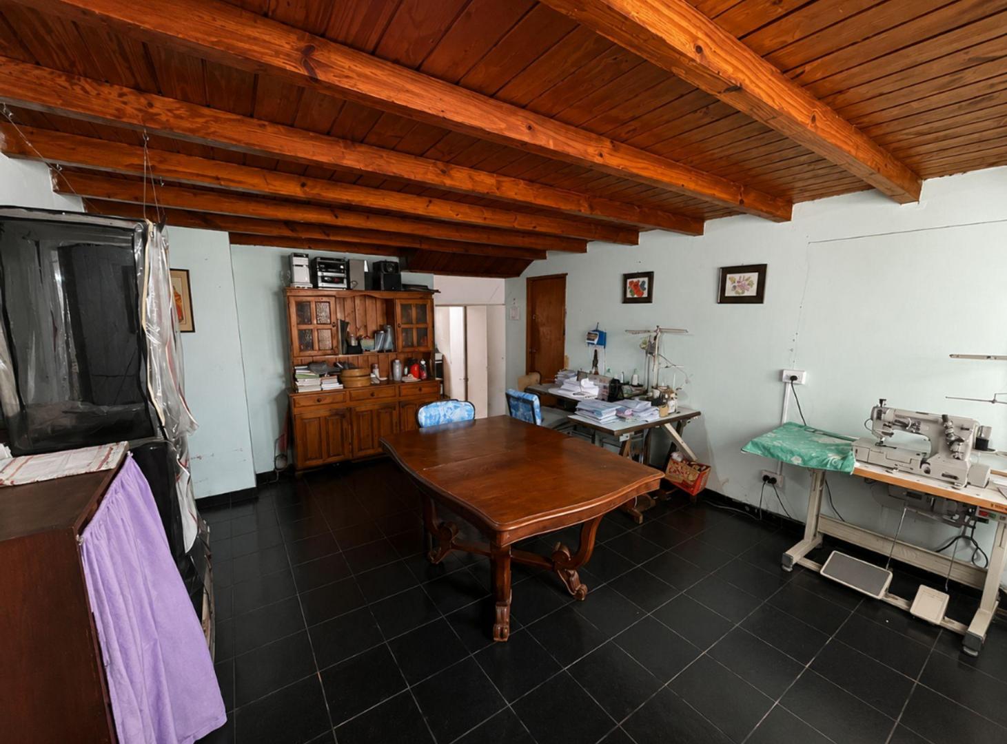 Foto de VENTA CASA 3 AMBIENTES A RECICLAR BARRIO F SANCHEZ, imagen 5