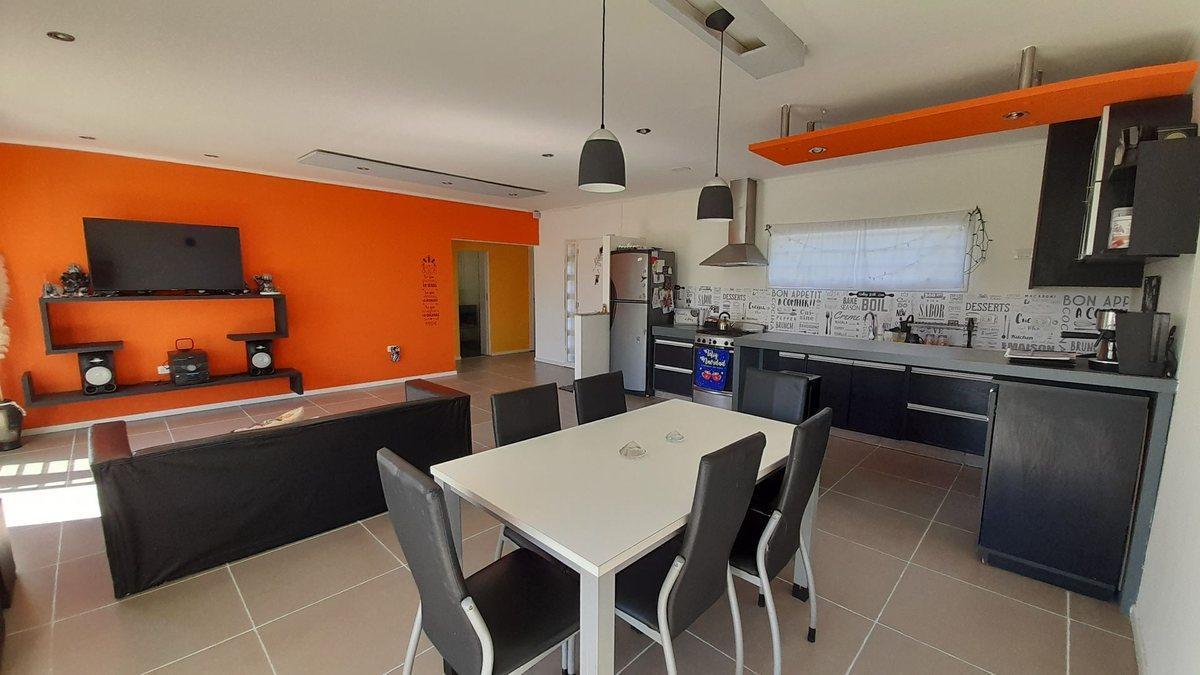 Foto de VENTA CASA 3 AMB MODERNA CON PARQUE Y GARAGE, imagen 5