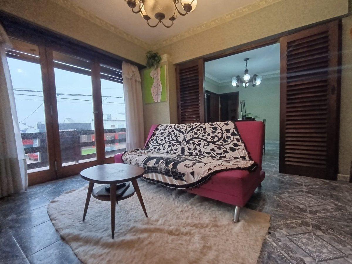 Foto de Venta casa 4 amb con local.Zona Comercial, imagen 2