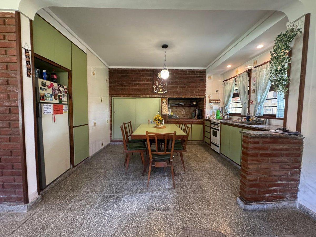 Foto de VENTA CASA 2 AMB SOBRE DOS LOTES MAR DE COBO, imagen 3