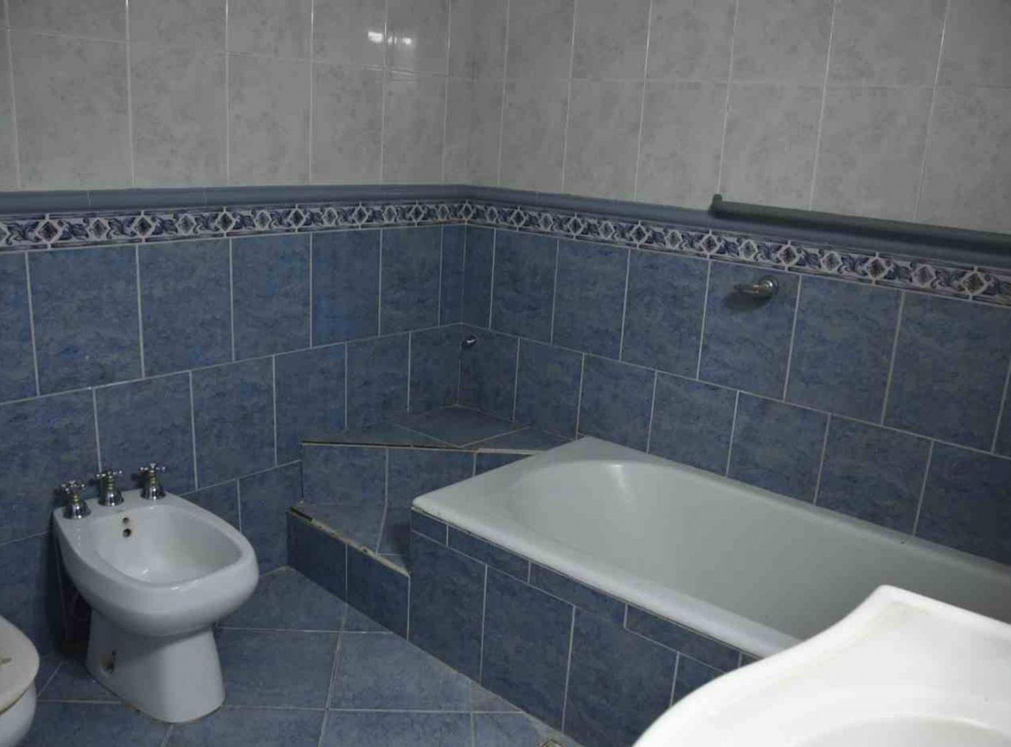 Foto de VENTA CASA 4 AMB C/GARAGE CENTRO BALCARCE A.CREDIT, imagen 2
