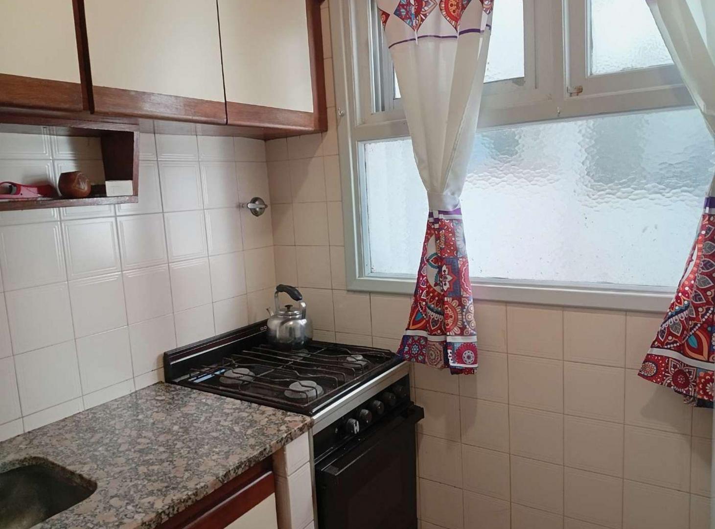 Foto de VENTA DEPARTAMENTO 2 AMB MUY LUMINOSO GUEMES, imagen 4